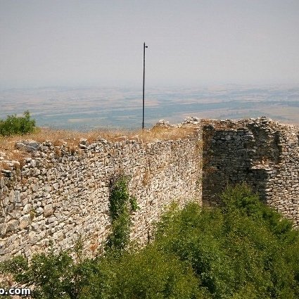 Средновековна крепост "Лютица" | БАЛАБАНОВАТА КЪЩА