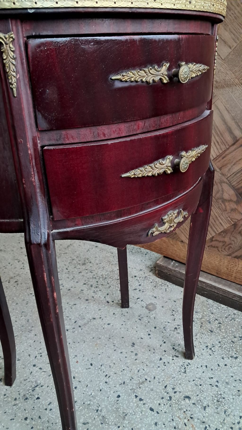 Малки шкафчета и ракли