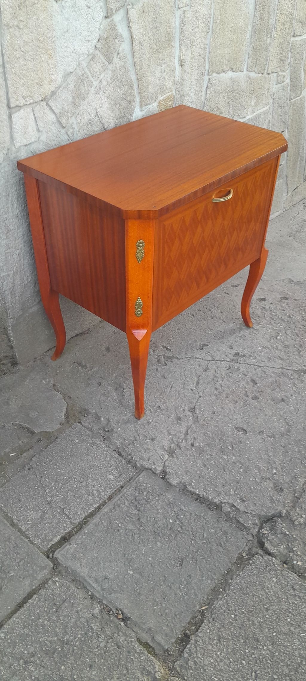 Малки шкафчета и ракли