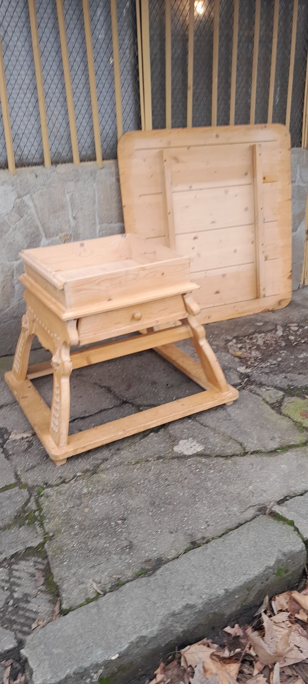 Трапезни маси