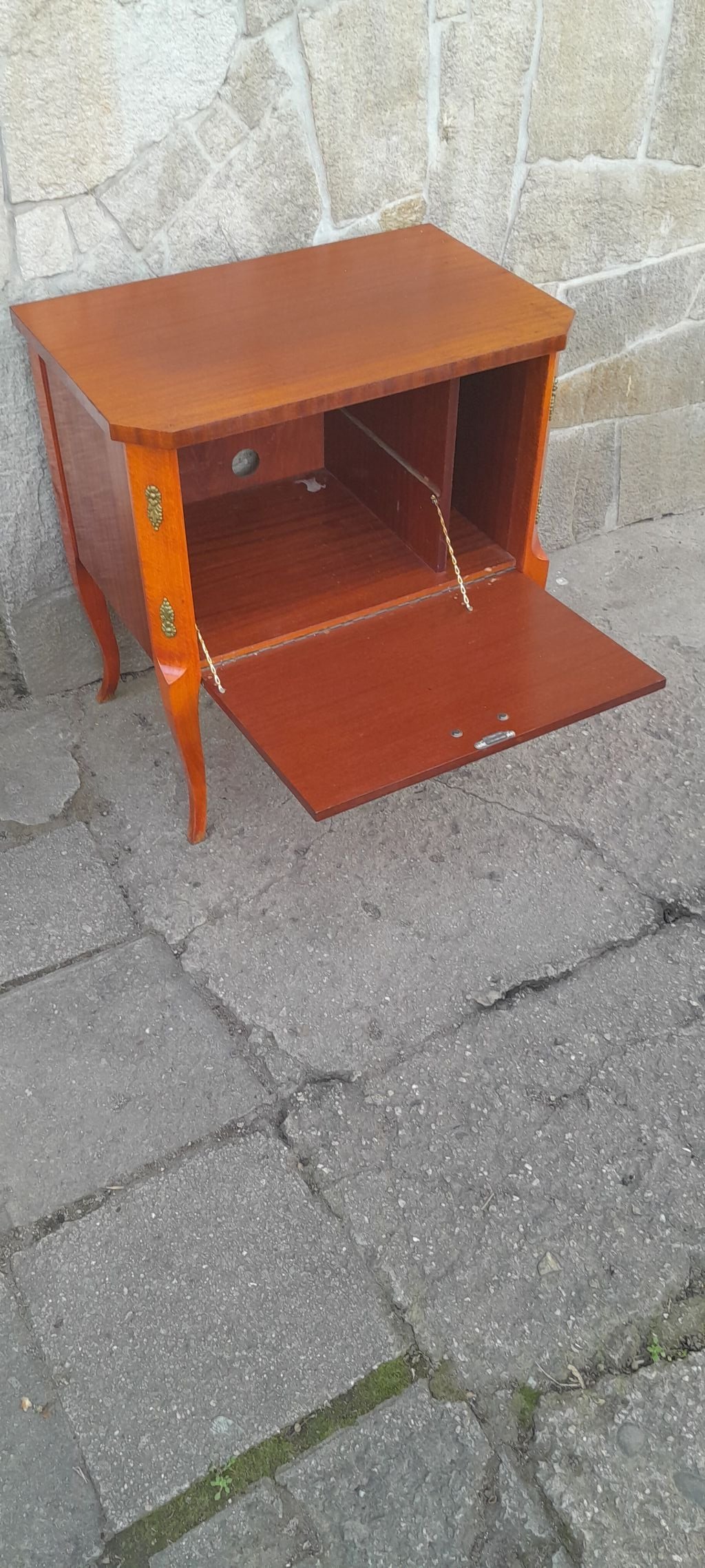 Малки шкафчета и ракли